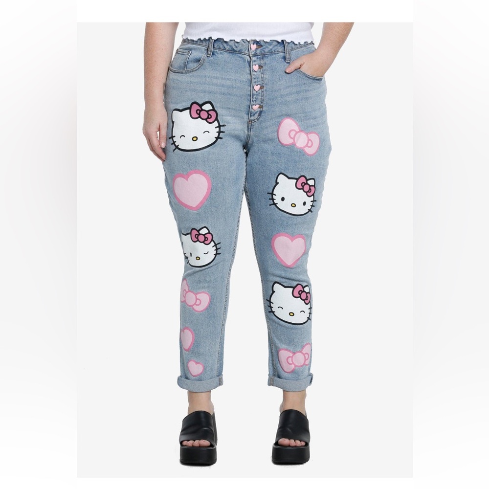 ISO Hello Kitty Momjeans please tag me if you have these for sale size 24